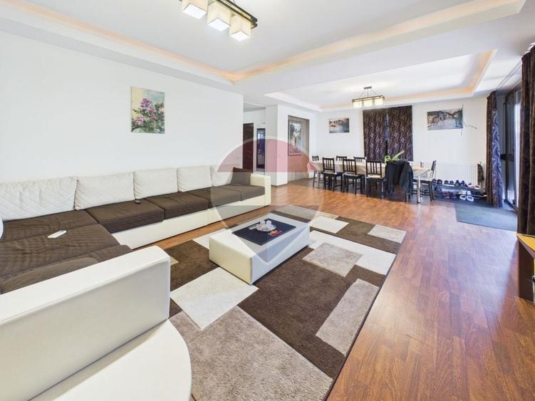 Casă individuală cu 7 camere cu Teren 807 Mp în Dragomirești-Vale
