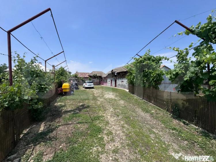 Casă cu 5 camere cu Teren 1400 Mp în Central