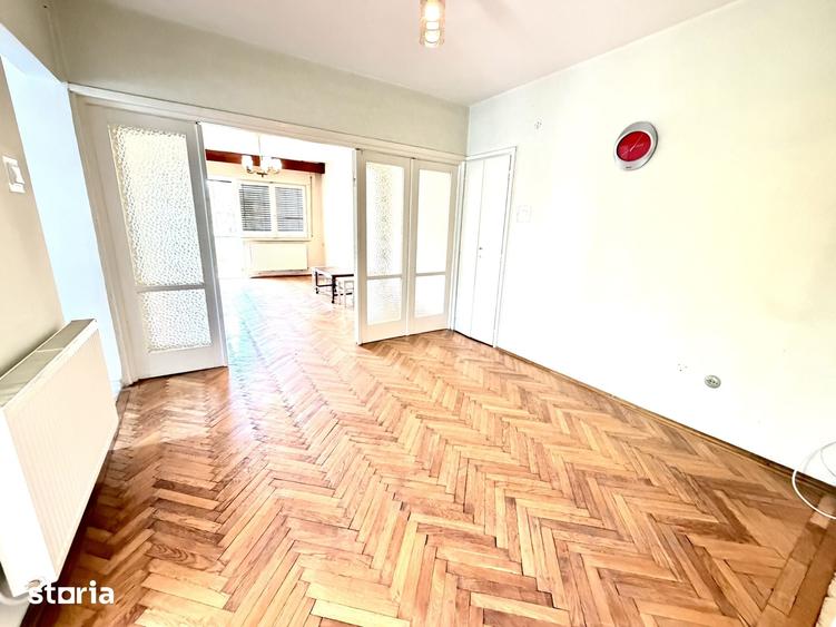 Apartament cu 3 camere decomandat în Banca Națională