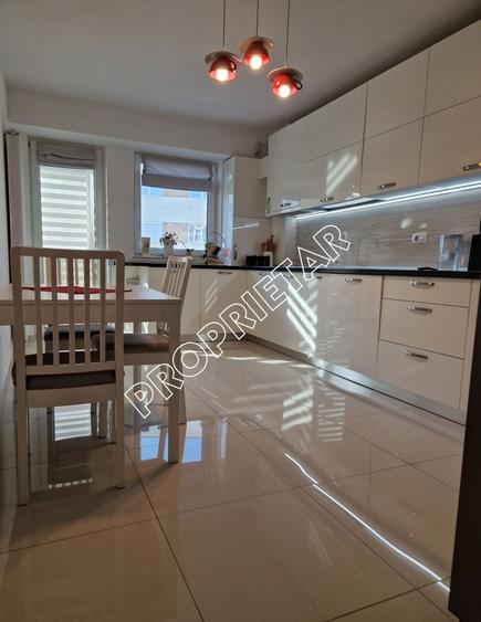 Apartament cu 3 camere decomandat în Central