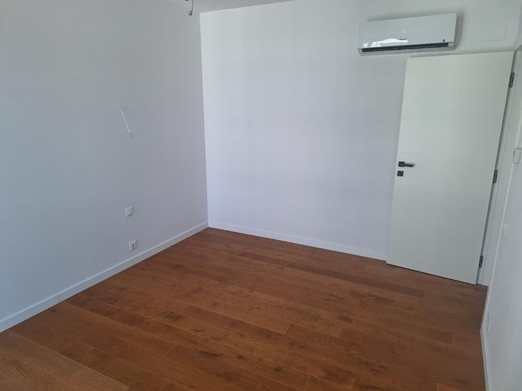Apartament cu 3 camere semidecomandat în Cotroceni