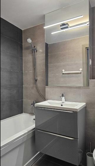 Apartament cu 2 camere semidecomandat în Lacul Tei
