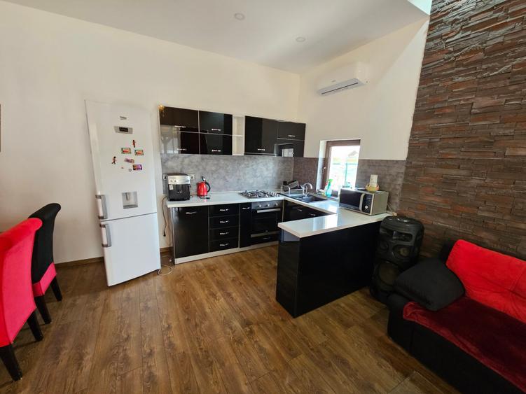 Casă individuală cu 5 camere cu Teren 600 Mp în Tărtășești