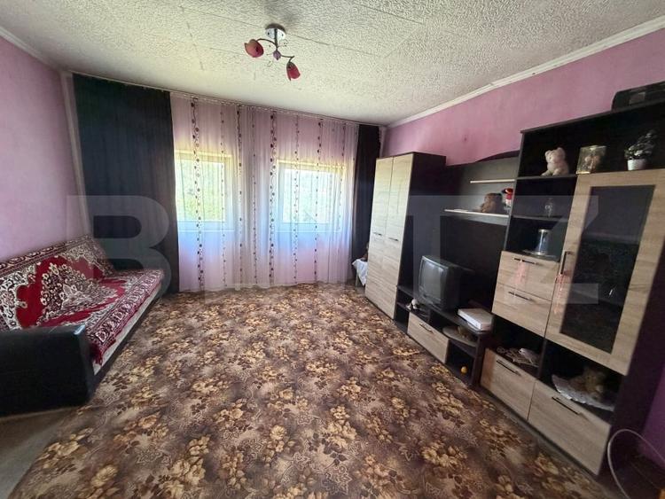 Casă individuală cu 3 camere cu Canalizare în Cigmău