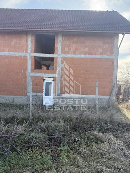 Casă individuală cu 4 camere cu Canalizare în Sânandrei