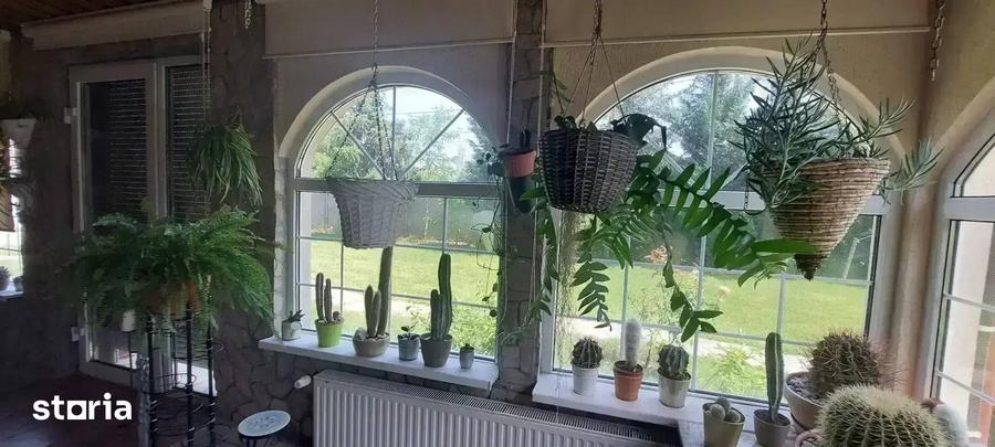 Casă cu 8 camere cu Teren 2300 Mp în Corbeanca