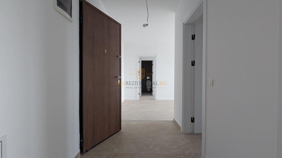 Apartament cu 3 camere semidecomandat în Berceni