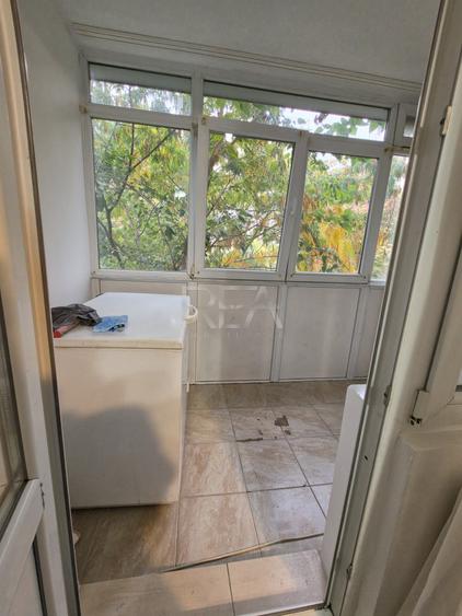 Apartament cu 3 camere decomandat în Drumul Taberei
