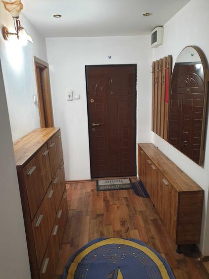 Apartament cu 3 camere decomandat în Cantacuzino