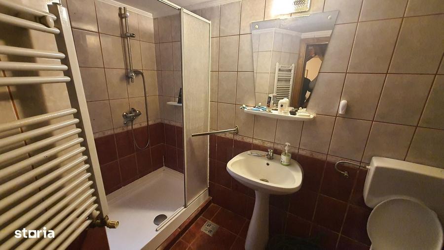 Casă cu 3 camere în Central