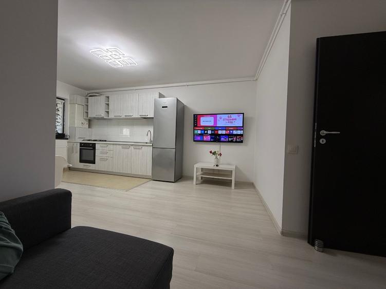 Apartament cu 2 camere decomandat în Păcii