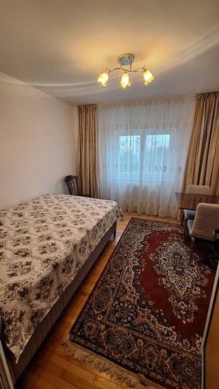 Apartament cu 3 camere decomandat în Popoveni
