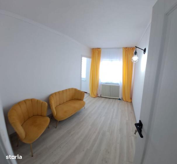 Apartament cu 4 camere decomandat în Central