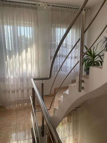 Casă cu 4 camere în Otopeni