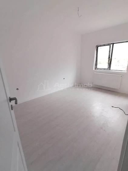 Casă cu 4 camere cu Teren 210 Mp în Alexandriei