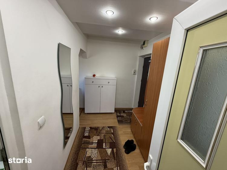 Apartament cu 2 camere semidecomandat, mobilat în City Park Mall