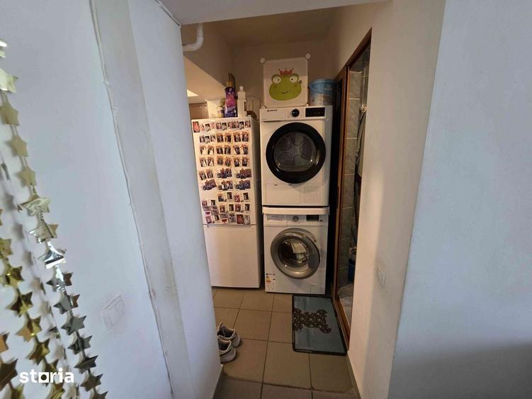 Apartament cu 3 camere în Petrișor