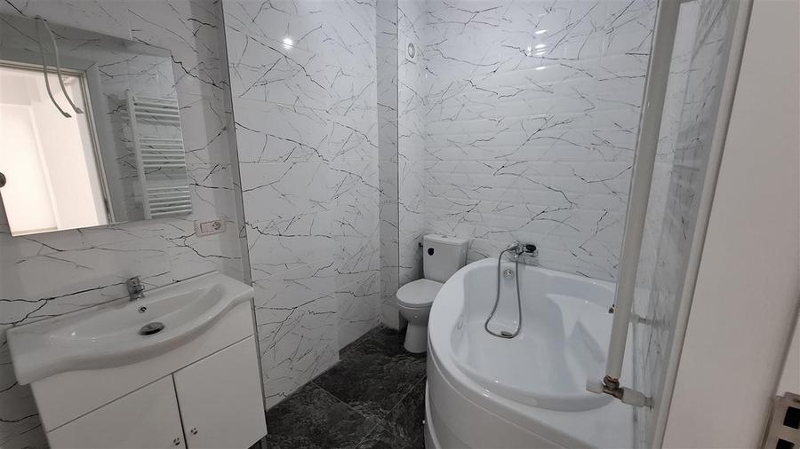 Apartament cu 3 camere decomandat în Valea Lupului