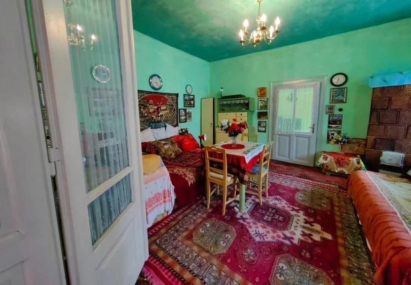 Casă individuală cu 3 camere cu Teren 2448 Mp în Chesinț