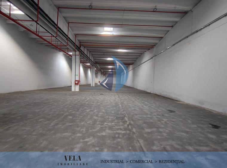 Spațiu industrial, de 2,210 mp, în Depozite