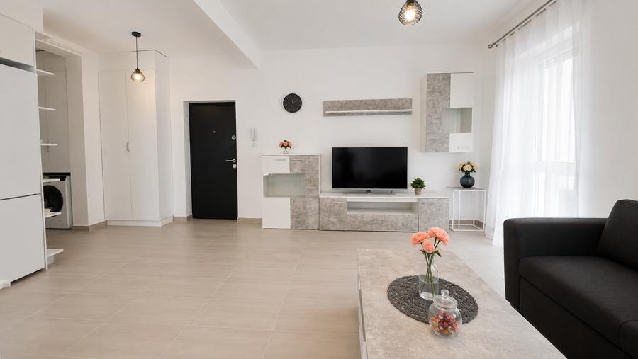 Apartament cu 2 camere semidecomandat în Giroc