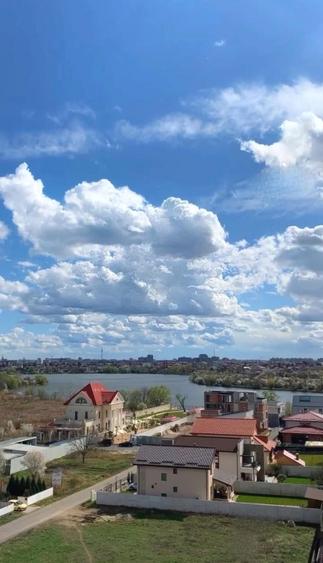 Apartament cu 3 camere semidecomandat, mobilat în Sisești