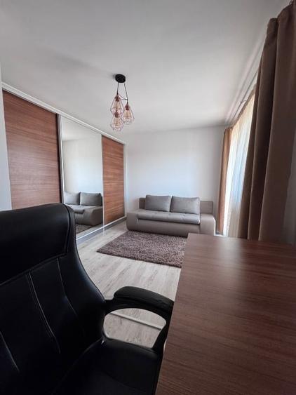 Casă cu 3 camere cu Garaj în Valea Adâncă