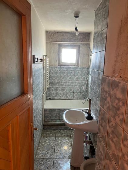 Apartament cu 2 camere semidecomandat în Bocșa