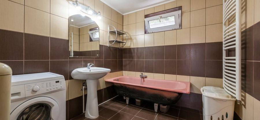 Casă individuală cu 3 camere cu Teren 200 Mp în Alexandriei