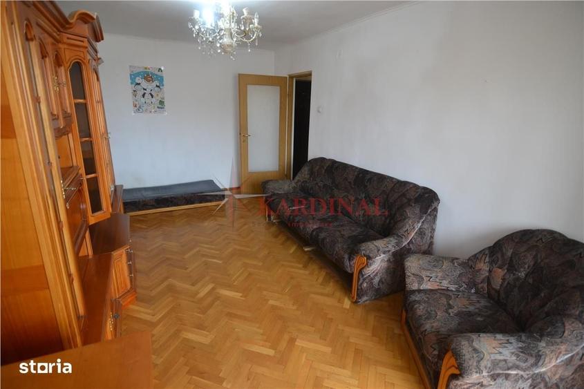 Apartament cu 3 camere decomandat în Județean