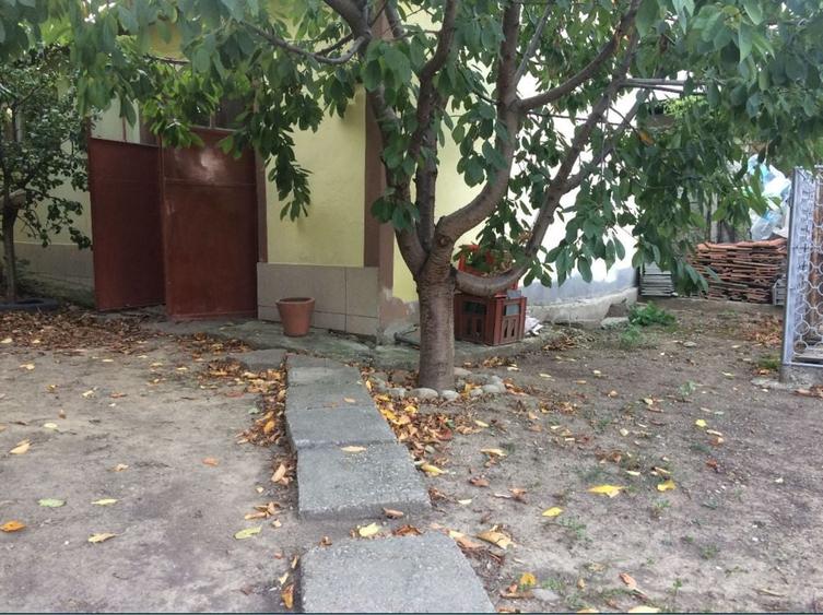 Casă cu 4 camere în Jariștea