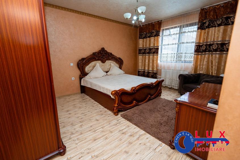 Casă individuală cu 5 camere cu Canalizare în Central