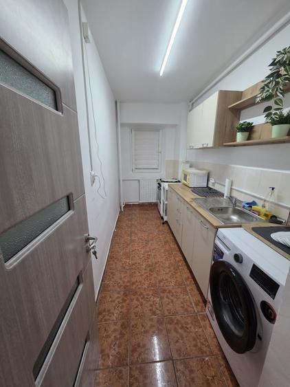Garsonieră decomandată în Tei