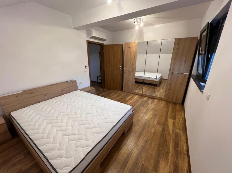 Apartament cu 3 camere decomandat, mobilat în Dumbrăvița