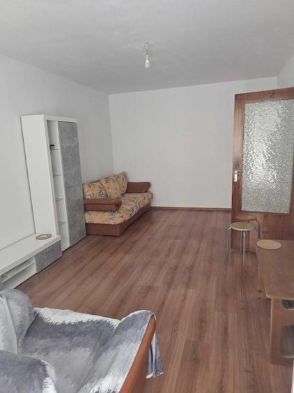 Apartament cu 2 camere decomandat în Apusului