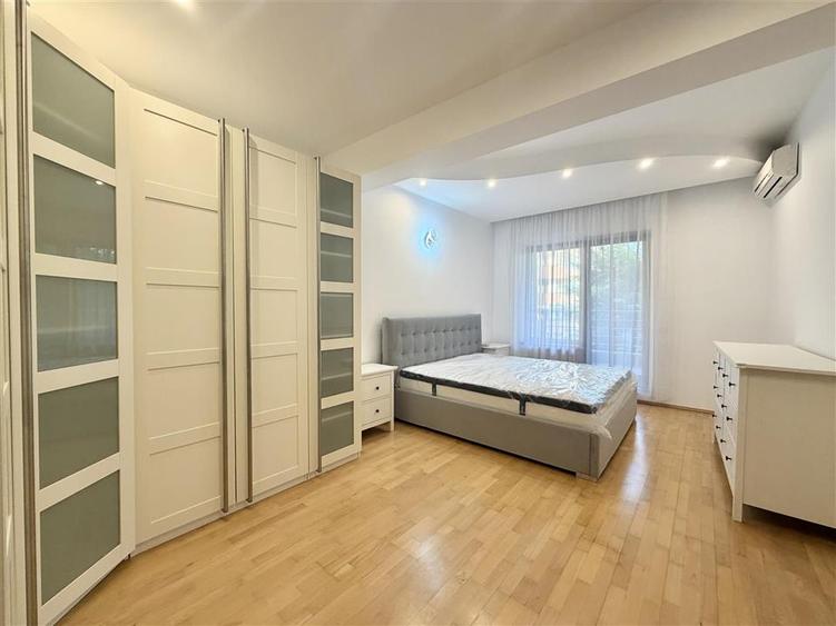Apartament cu 3 camere decomandat în Herăstrău