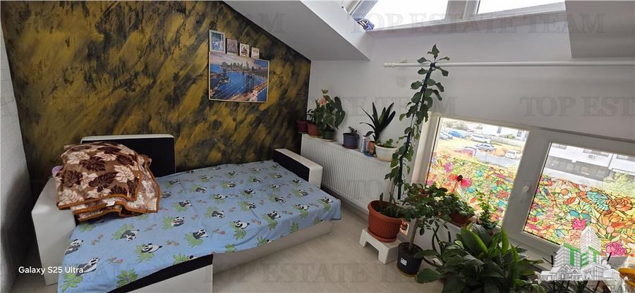 Apartament cu 3 camere decomandat, mobilat în Central
