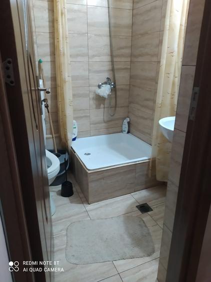 Garsonieră decomandată în Tei