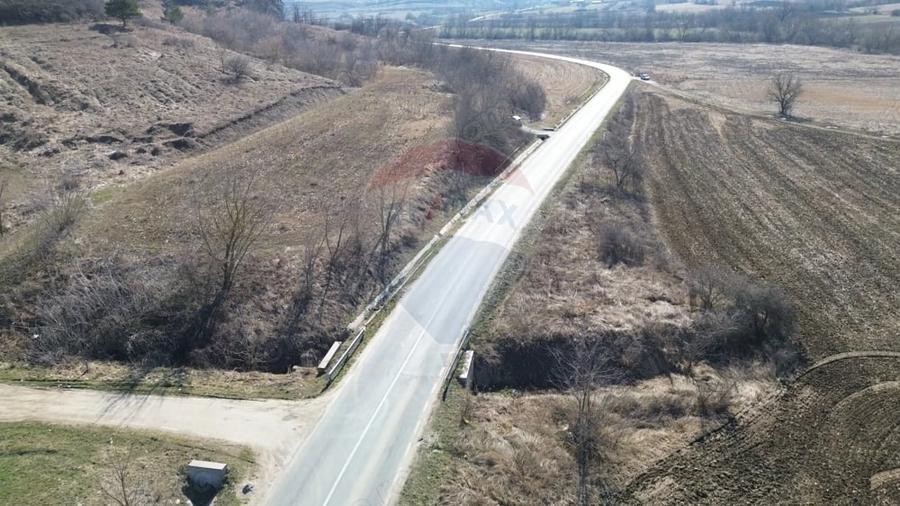 Teren de 2000 mp, în Moșna