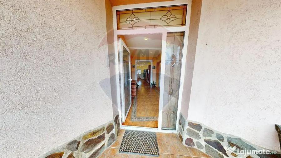 Casă cu 5 camere cu Teren 1000 Mp în Terezian