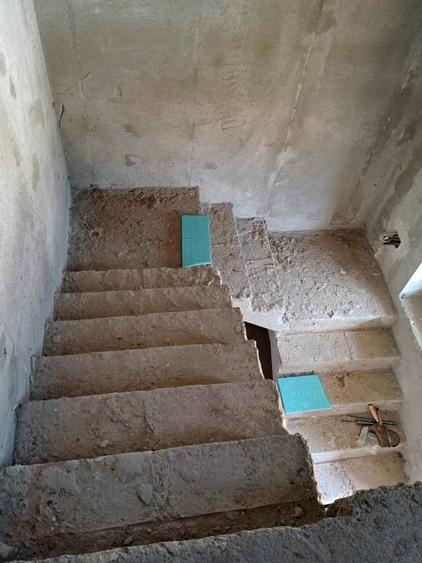 Casă individuală cu 5 camere cu Teren 400 Mp în Malu Mare