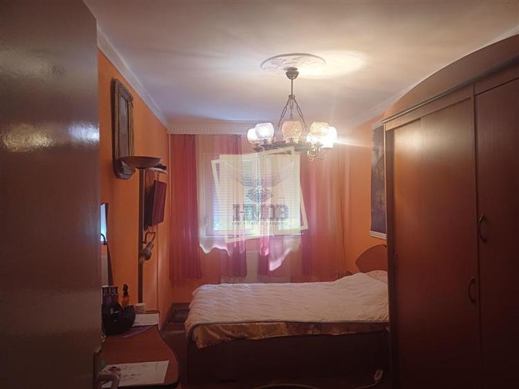 Apartament cu 4 camere decomandat în Vasile Aaron