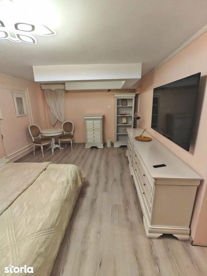 Apartament cu 3 camere în Mazepa 2