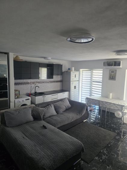 Casă cu 2 camere cu Teren 100 Mp în Central