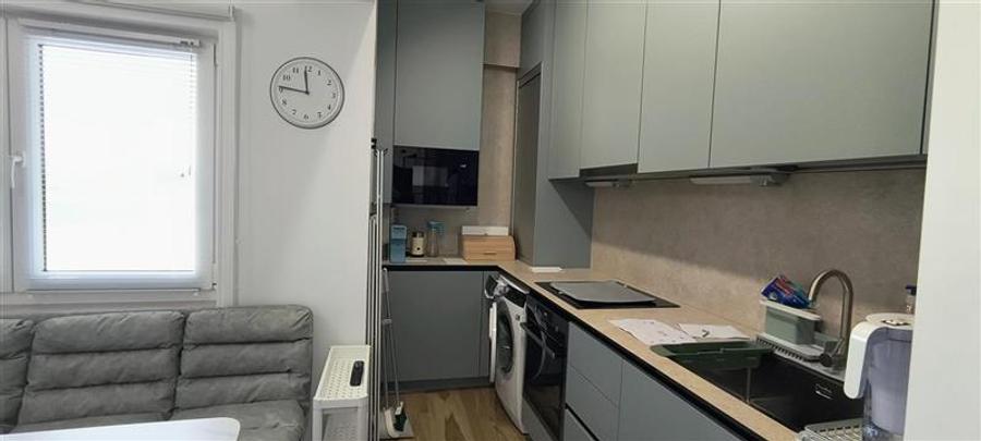 Apartament cu 4 camere decomandat, mobilat în Central