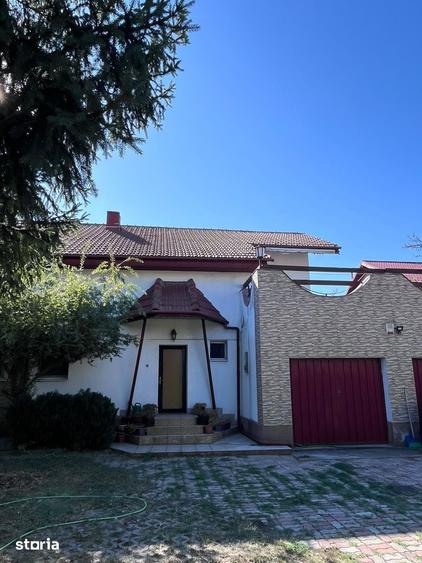 Casă cu 5 camere cu Teren 932 Mp în Giroc