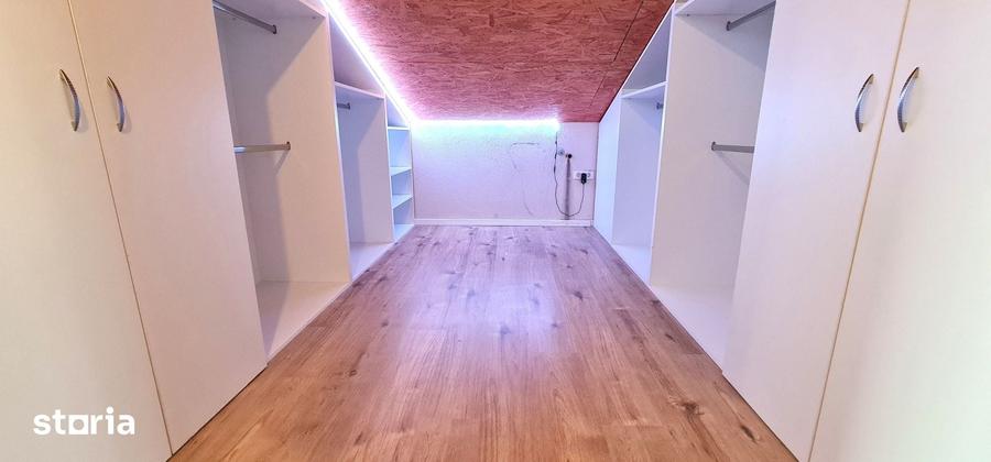 Casă cu 4 camere cu Teren 275 Mp în Central