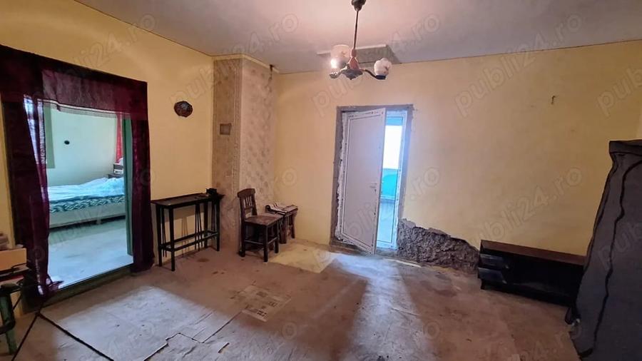 Casă cu 5 camere cu Teren 1638 Mp în Tufești