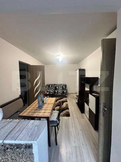 Apartament cu 3 camere semidecomandat, mobilat în Dacia