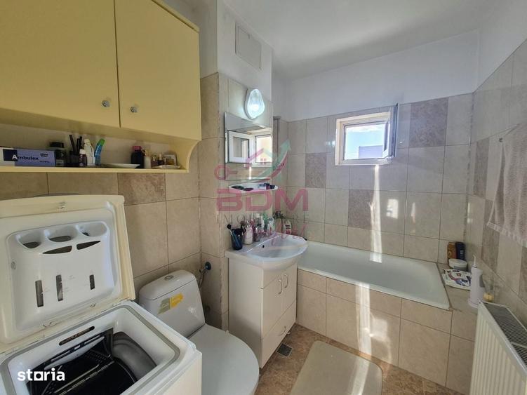 Apartament cu 3 camere semidecomandat în Central